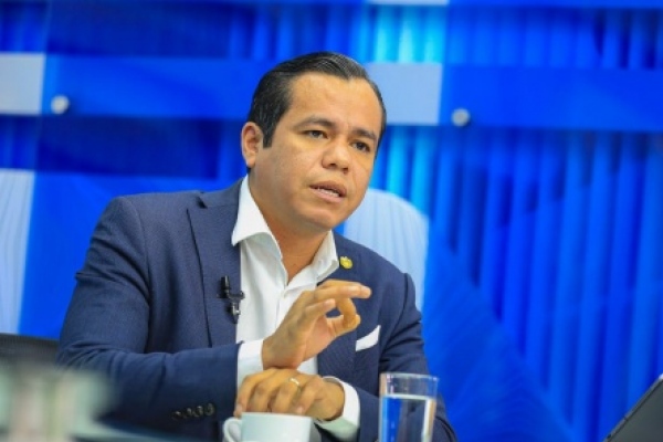 Ministro Zelaya: El Gobierno no aceptará recortes a programas en favor de la ciudadanía ministro-zelaya-el-gobierno-no-aceptara-recortes-a-programas-en-favor-de-la-ciudadania